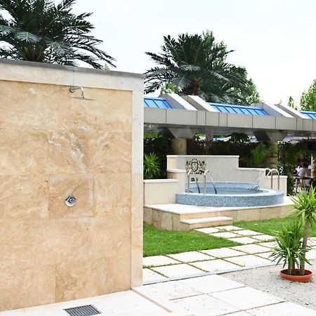 Ptghni Multi Grand Pharaon Hotel מראה חיצוני תמונה