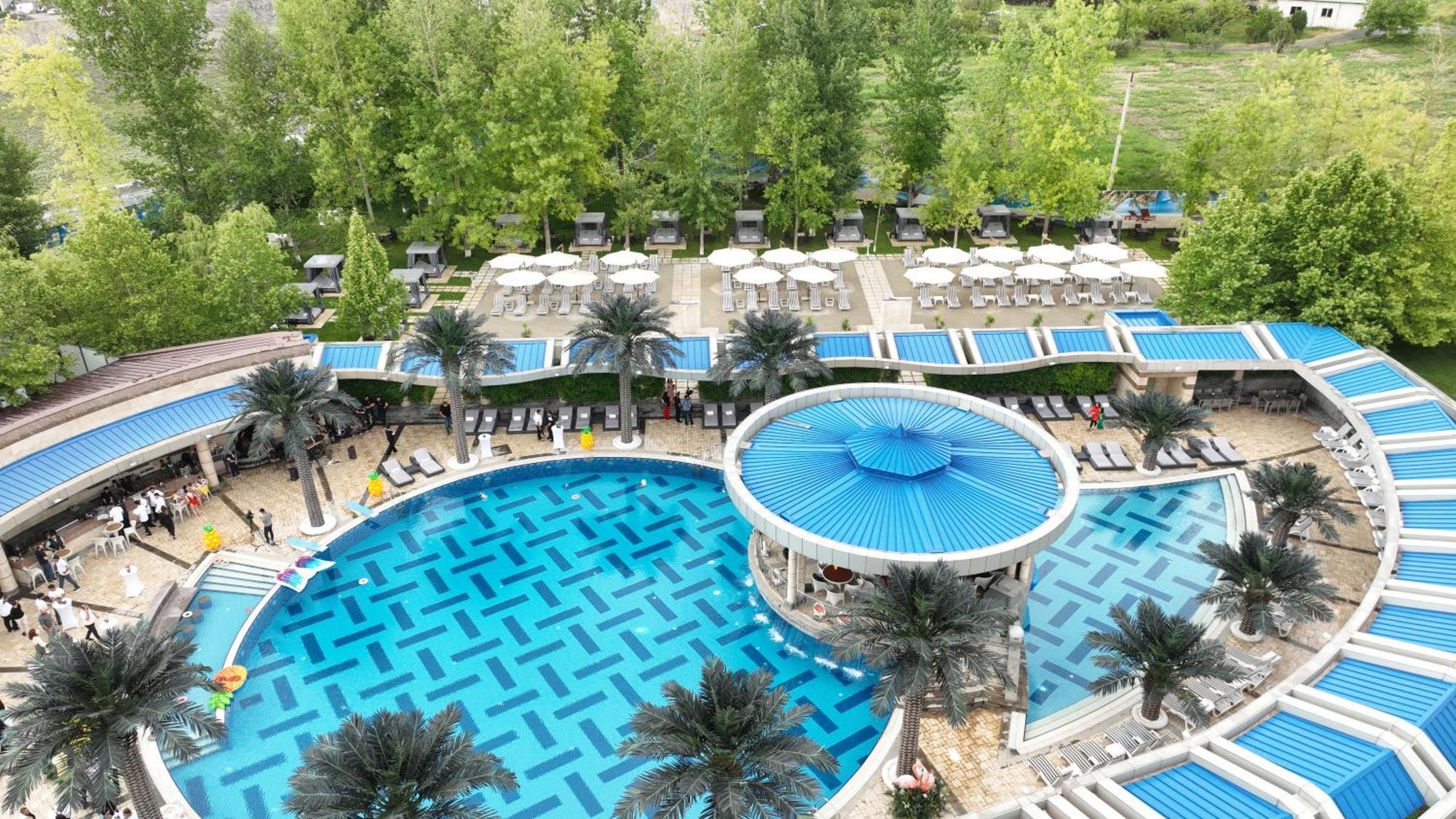 Ptghni Multi Grand Pharaon Hotel מראה חיצוני תמונה
