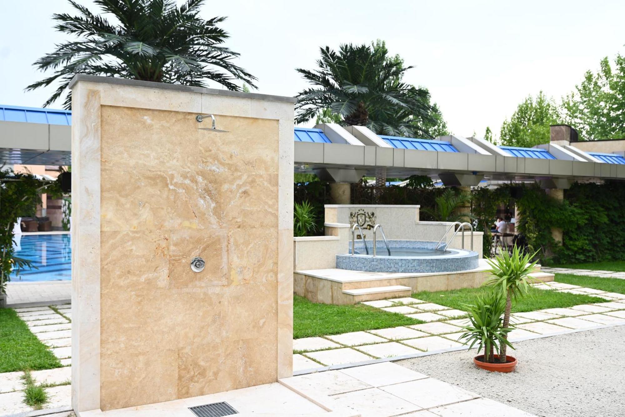 Ptghni Multi Grand Pharaon Hotel מראה חיצוני תמונה