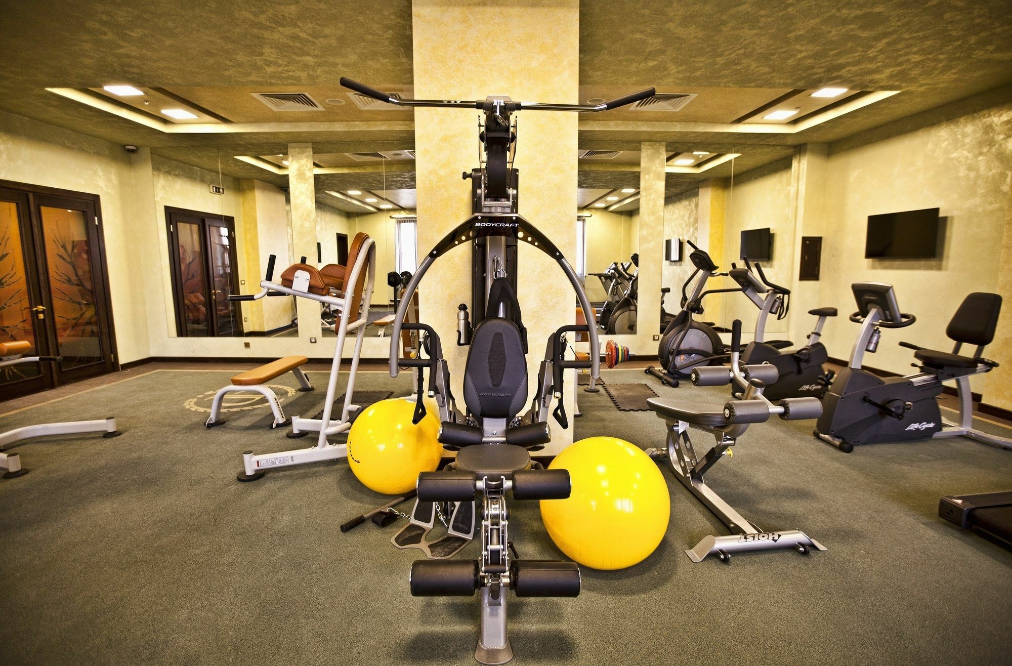 Ptghni Multi Grand Pharaon Hotel מראה חיצוני תמונה