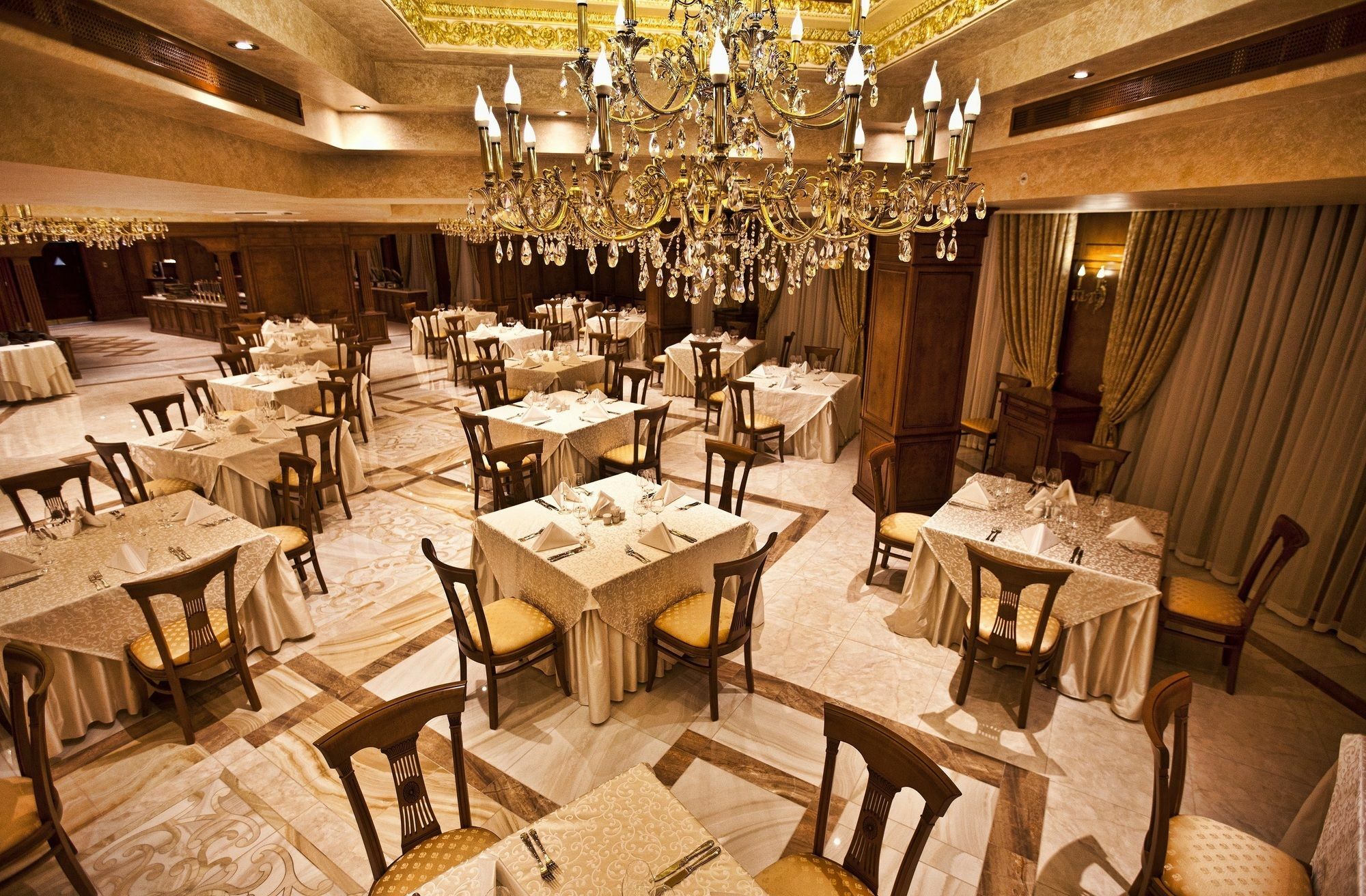 Ptghni Multi Grand Pharaon Hotel מראה חיצוני תמונה